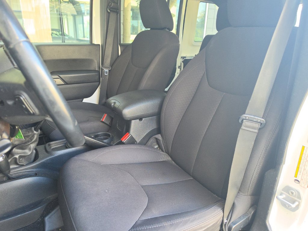 Used 2015 Jeep Wrangler Unlimited Sport w/ Quick Order Package 23S AWD/4WD image 9