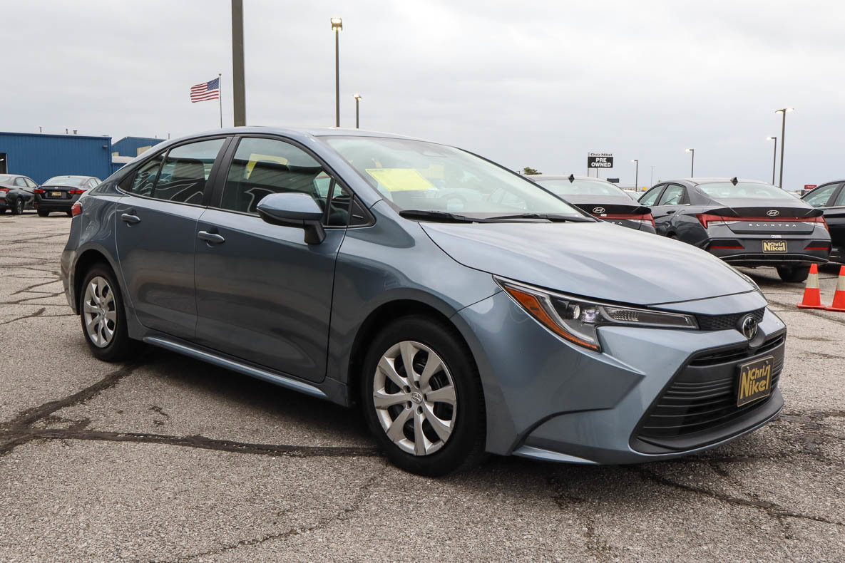 Used 2024 Toyota Corolla LE FWD image 3
