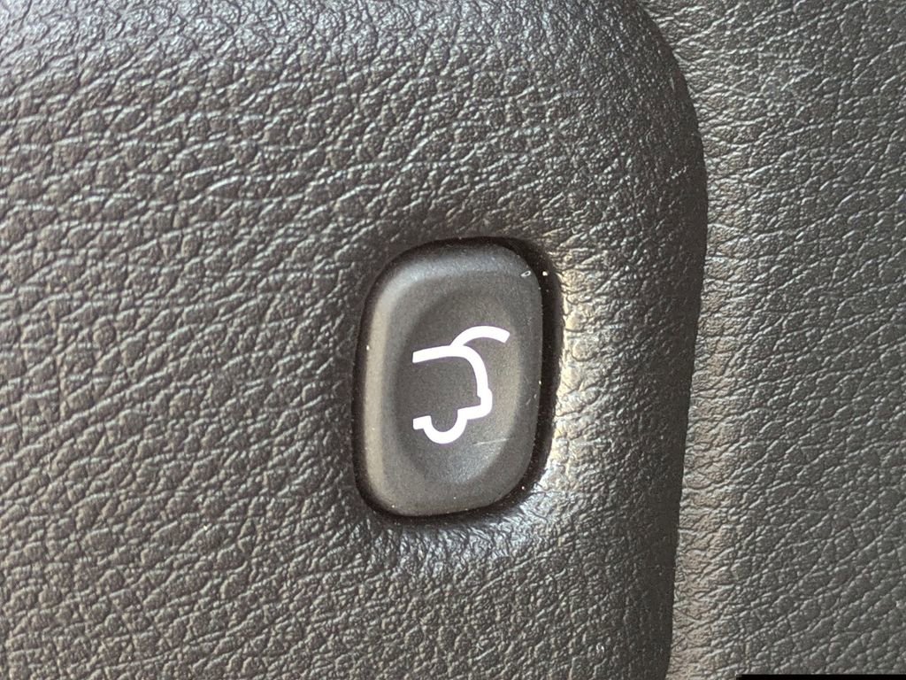 Used 2018 Jeep Grand Cherokee Limited image 14