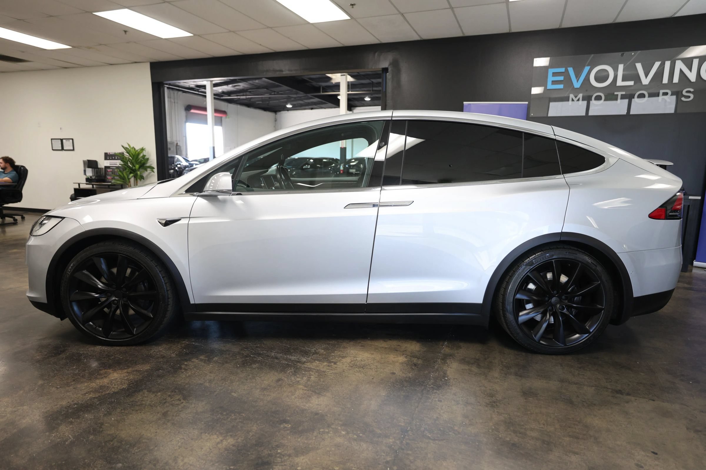Used 2017 Tesla Model X 90D AWD/4WD image 11