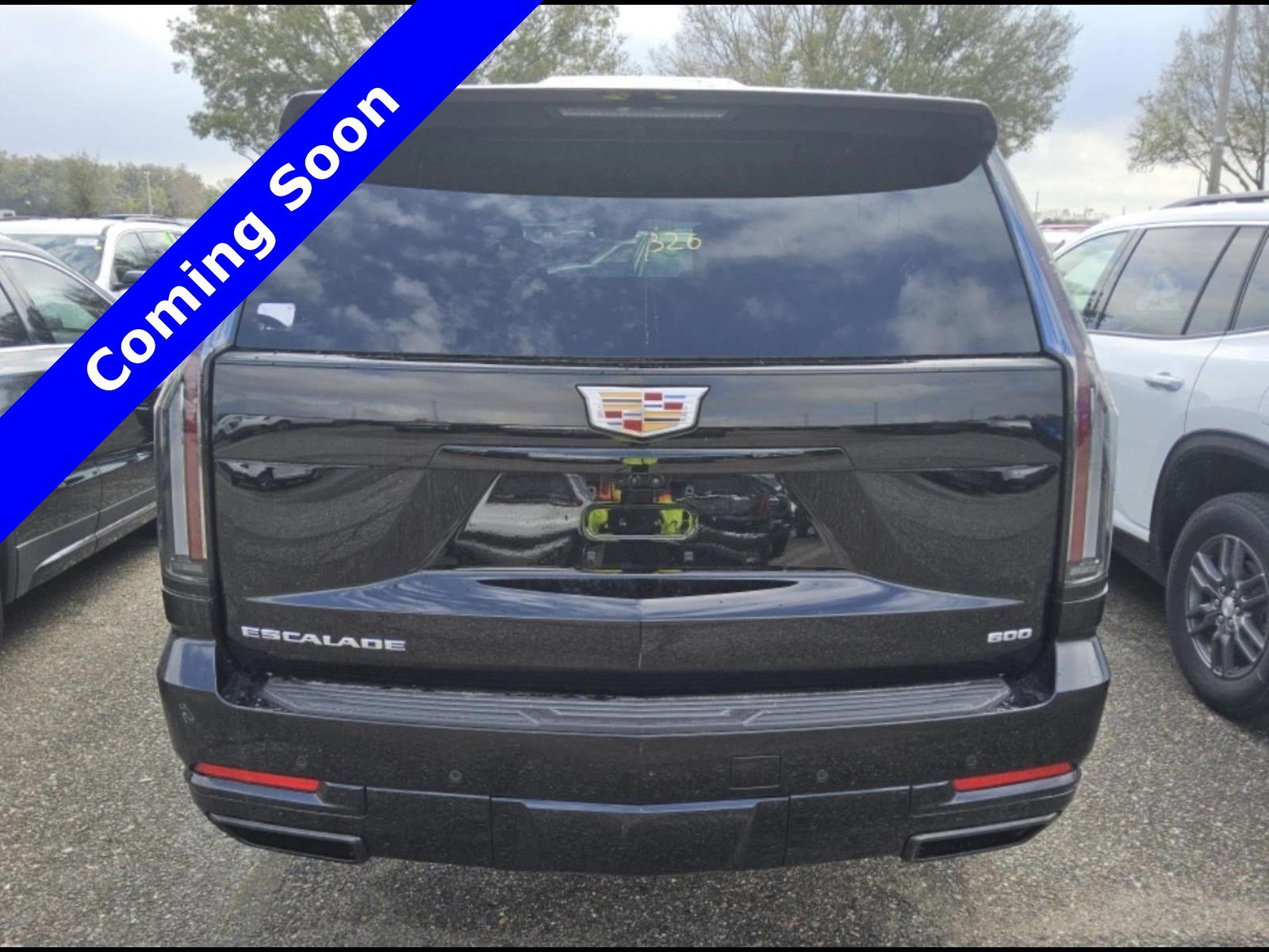 Used 2025 Cadillac Escalade ESV Sport w/ Touring Package image 3