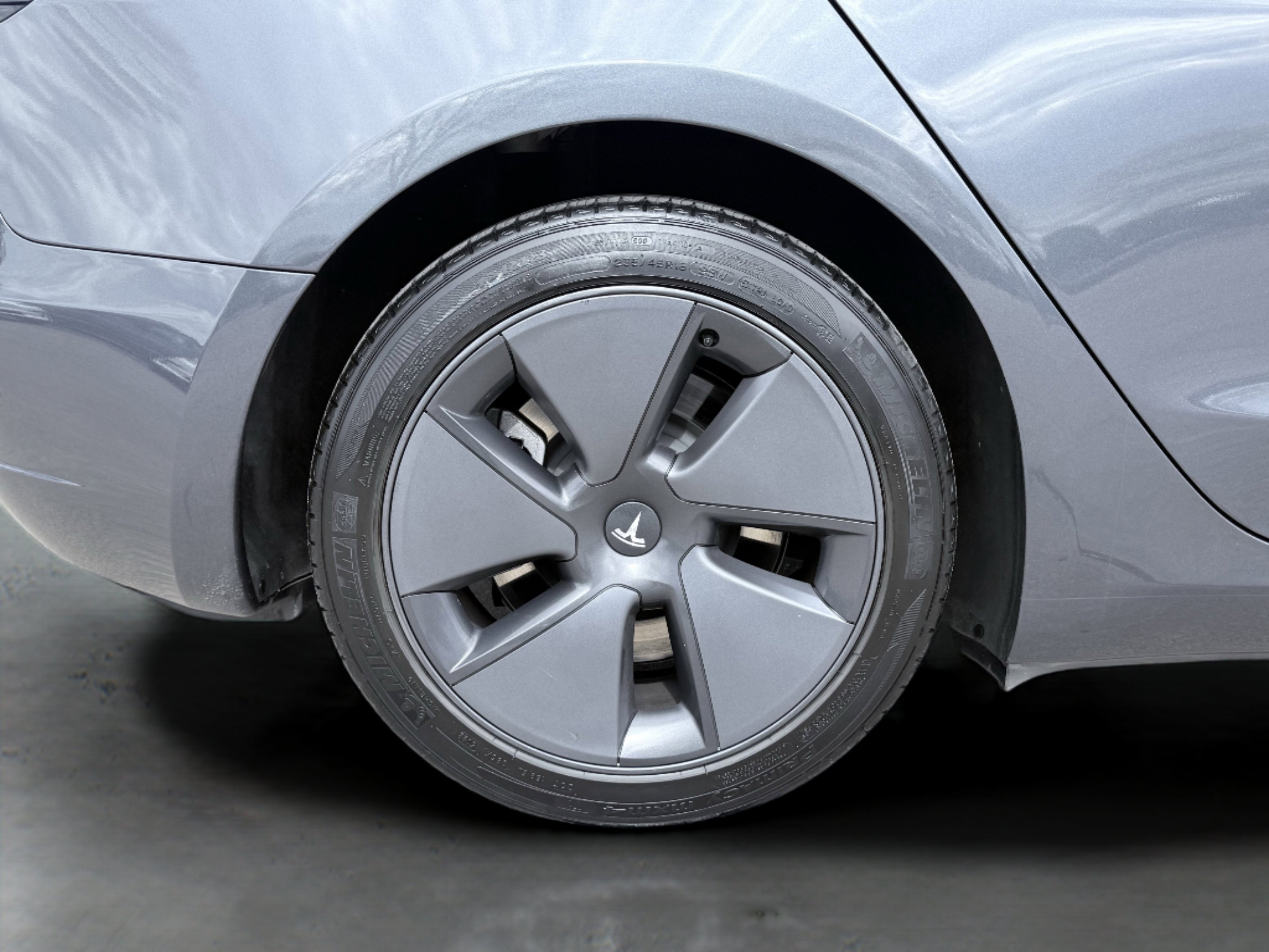 Used 2023 Tesla Model 3 Standard Range image 11