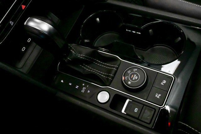 Used 2022 Volkswagen Atlas Cross Sport SEL Premium R-Line image 35