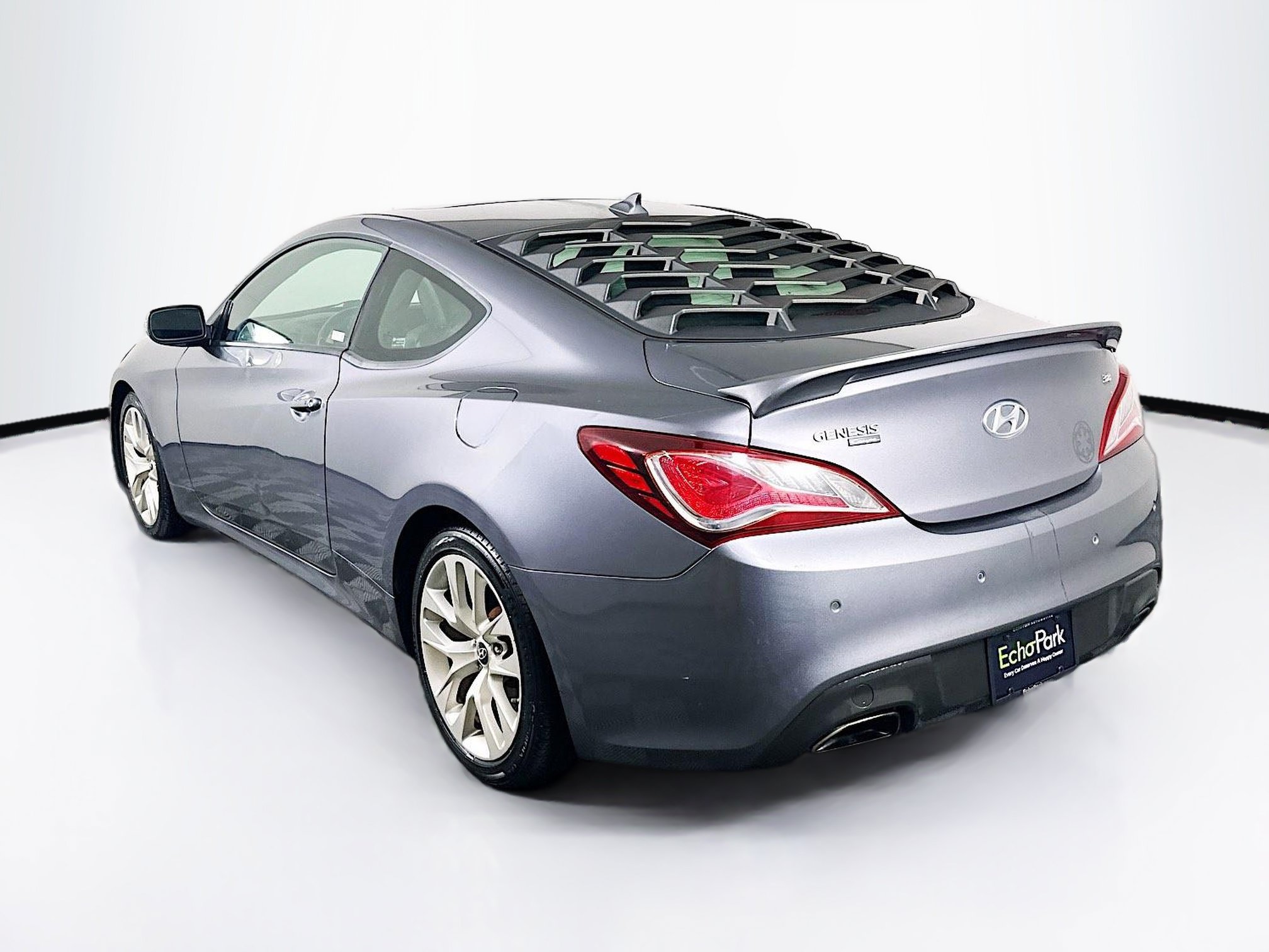 Used 2014 Hyundai Genesis 3.8 RWD image 5