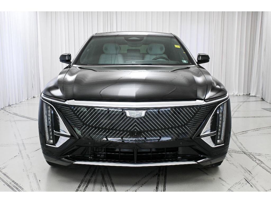 Used 2024 Cadillac Lyriq Luxury RWD image 3