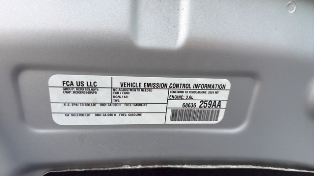 Used 2024 Chrysler Pacifica Touring-L FWD image 32