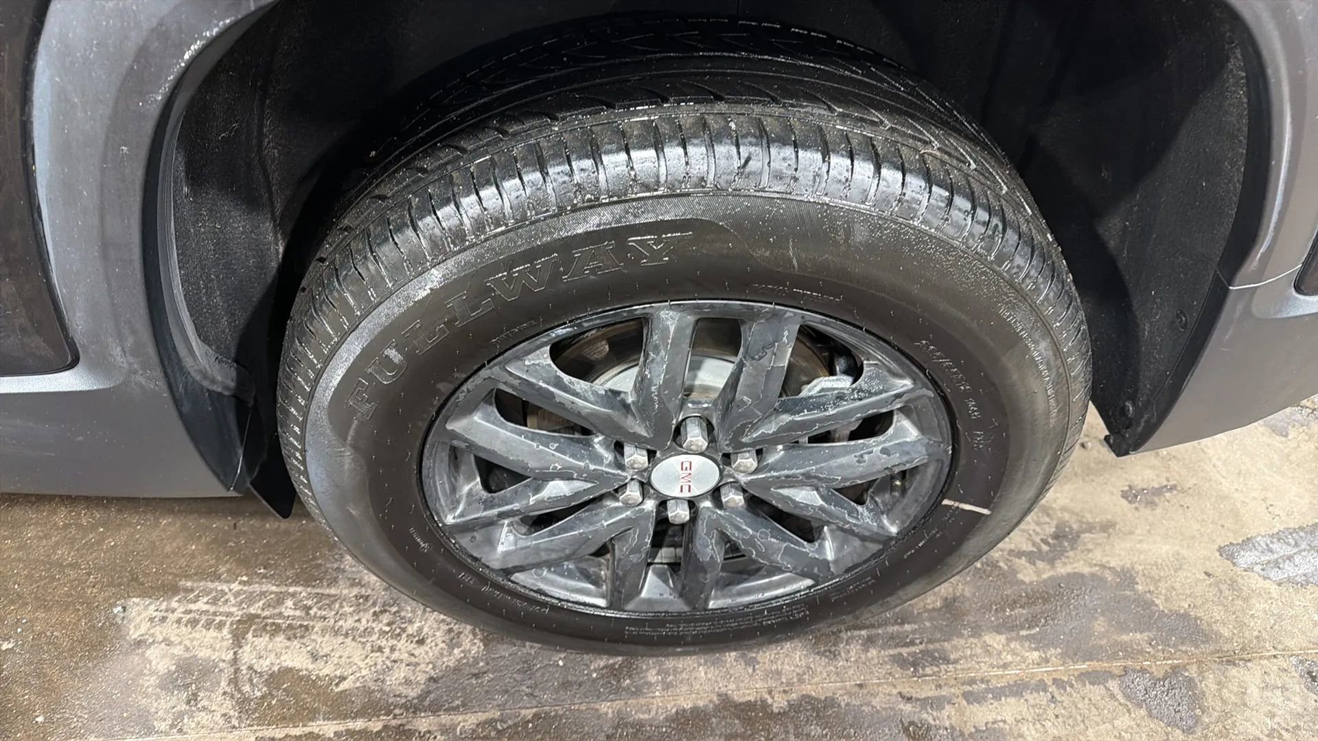 Used 2019 GMC Acadia SLT w/ LPO, Floor Liner Package FWD image 9