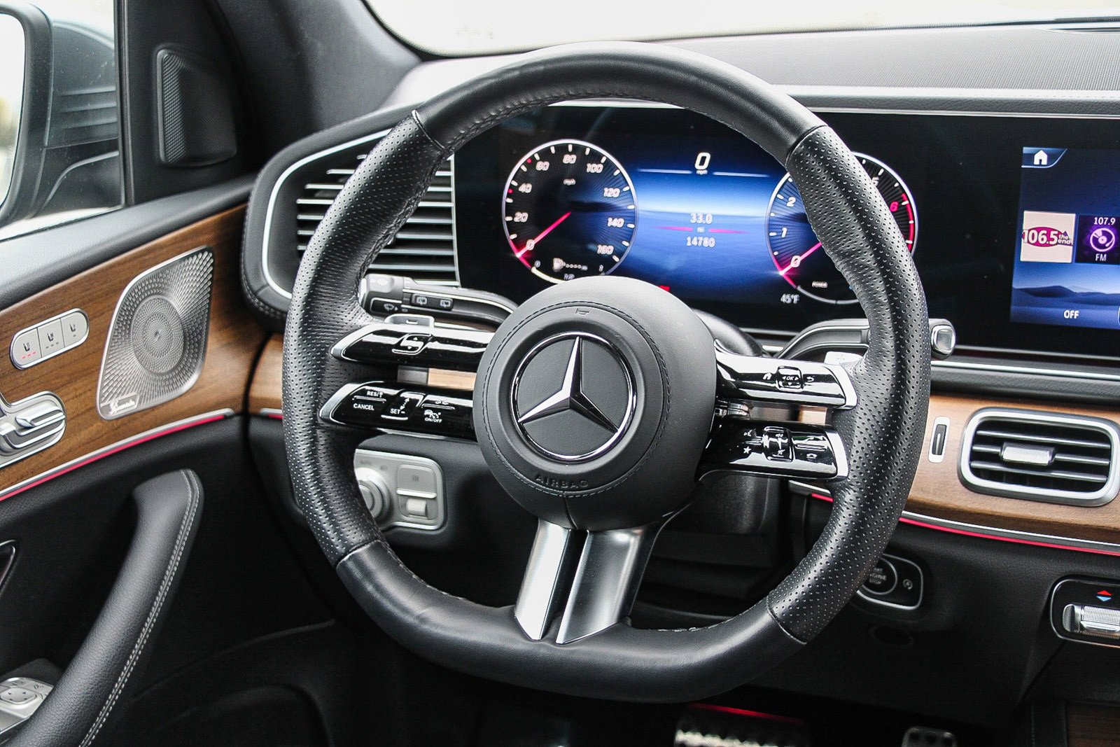 Certified 2025 Mercedes-Benz GLS 450 4MATIC image 15