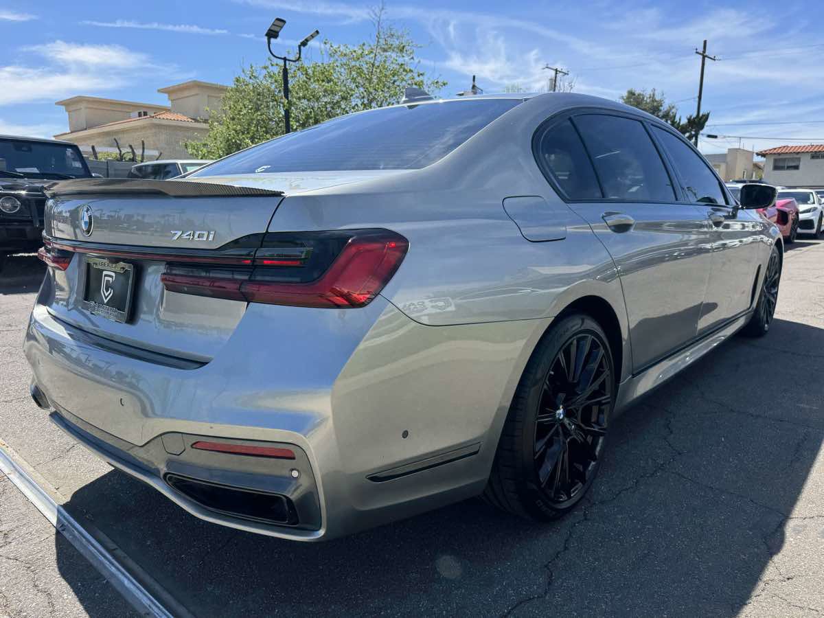 Used 2020 BMW 740i w/ M Sport Package image 9