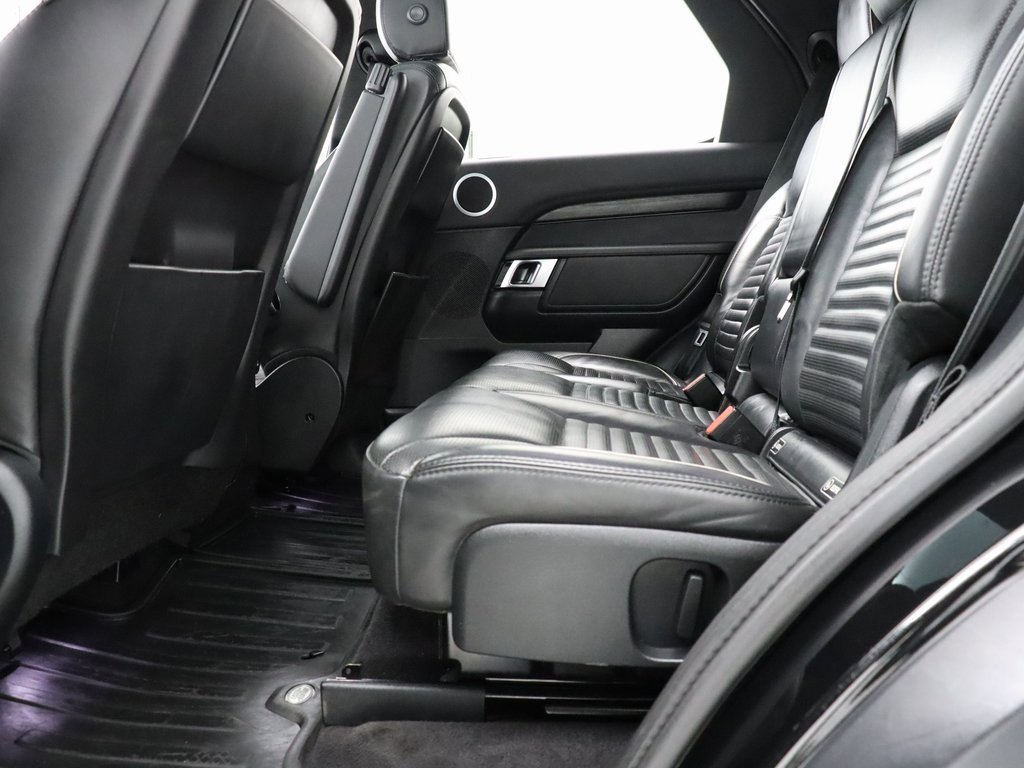 Used 2020 Land Rover Discovery HSE image 30