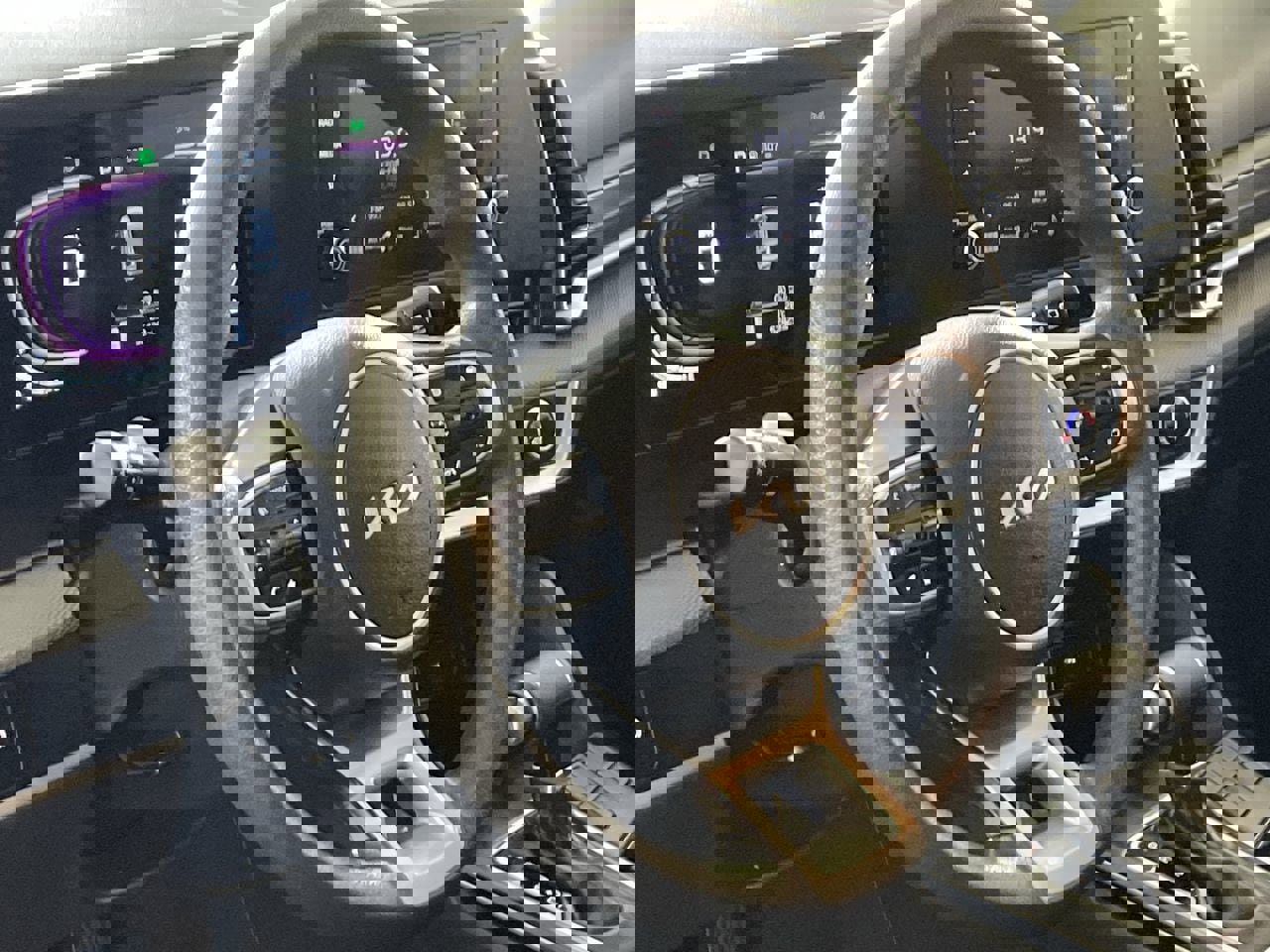 Used 2025 Kia Sportage LX image 12