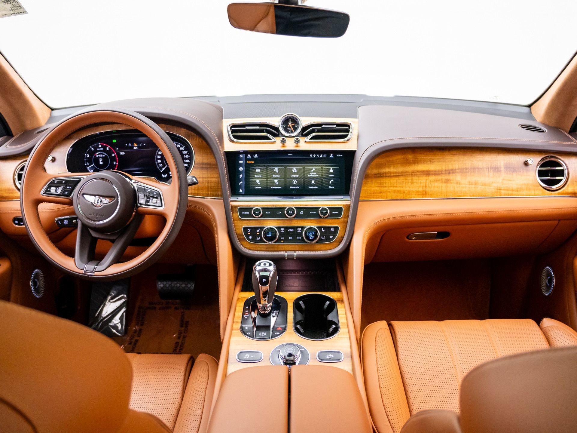 Used 2024 Bentley Bentayga AWD/4WD image 9