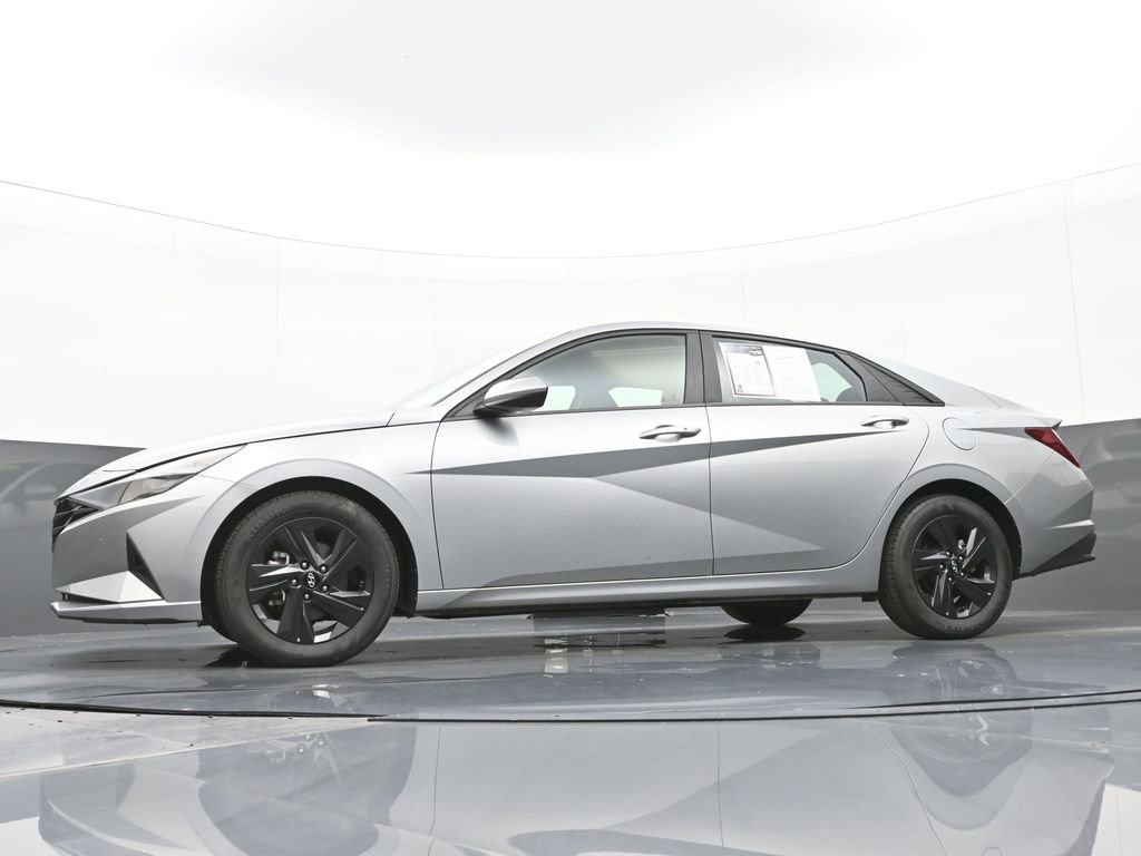 Used 2023 Hyundai Elantra SEL w/ Preferred Accessory Package FWD image 49