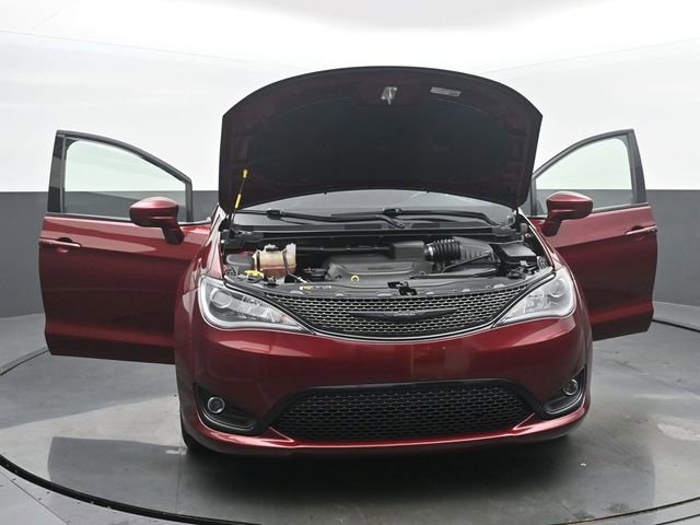 Used 2020 Chrysler Pacifica Touring w/ S Appearance Package FWD image 52