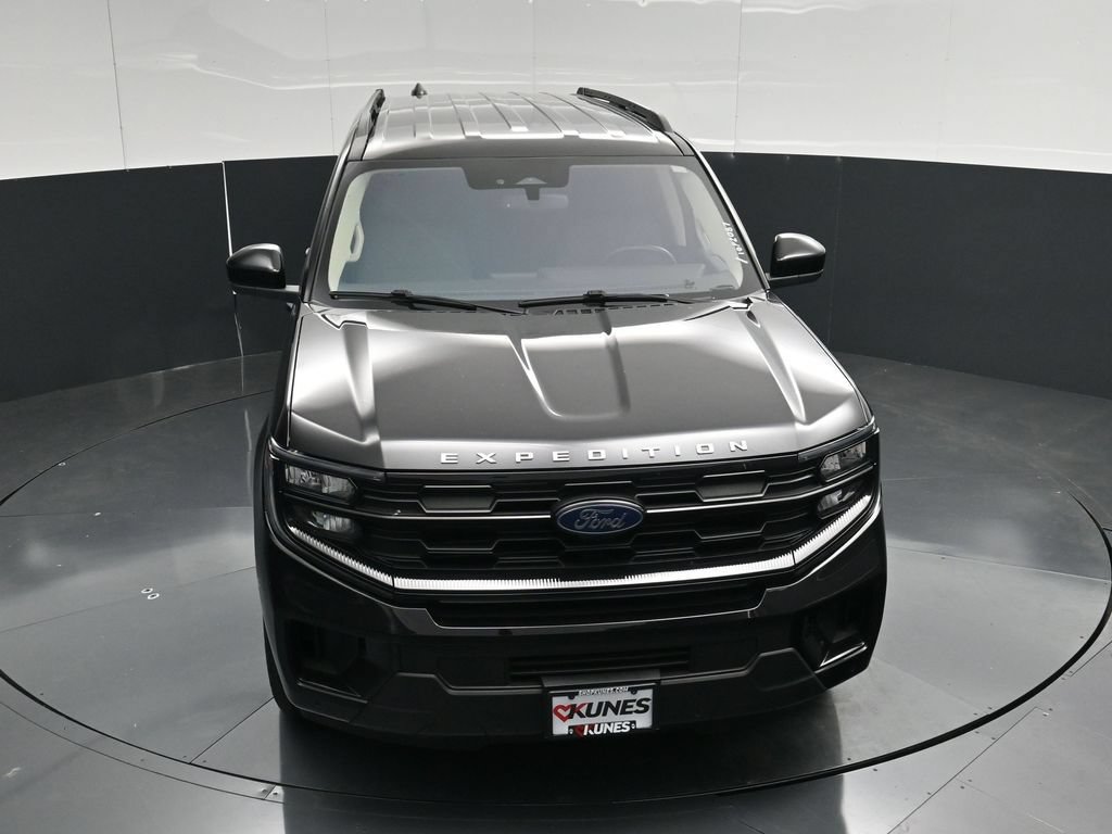 Used 2025 Ford Expedition Max Active AWD/4WD image 41