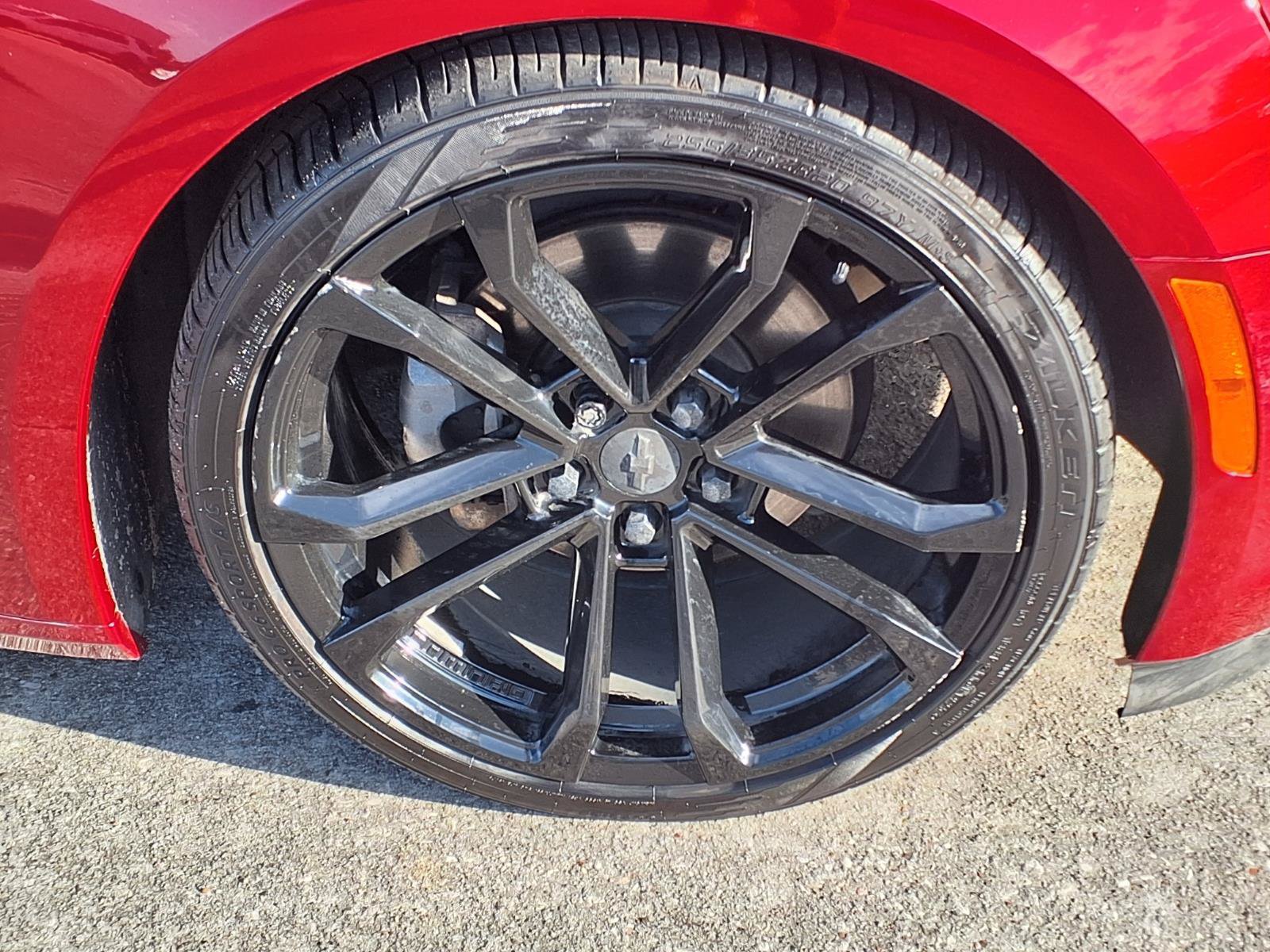 Used 2018 Chevrolet Camaro LT RWD image 10