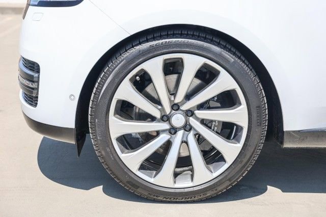 New 2025 Land Rover Range Rover SE image 10