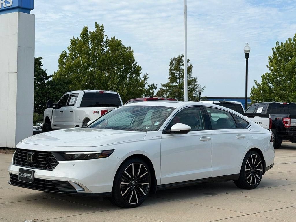 Used 2023 Honda Accord Touring image 8