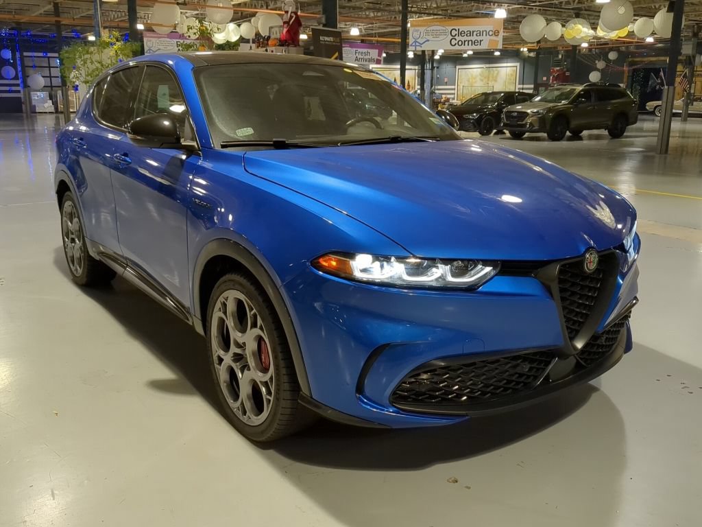 Used 2024 Alfa Romeo Tonale Veloce AWD/4WD image 5
