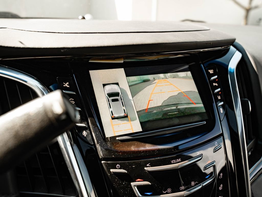 Used 2015 Cadillac Escalade Platinum image 38