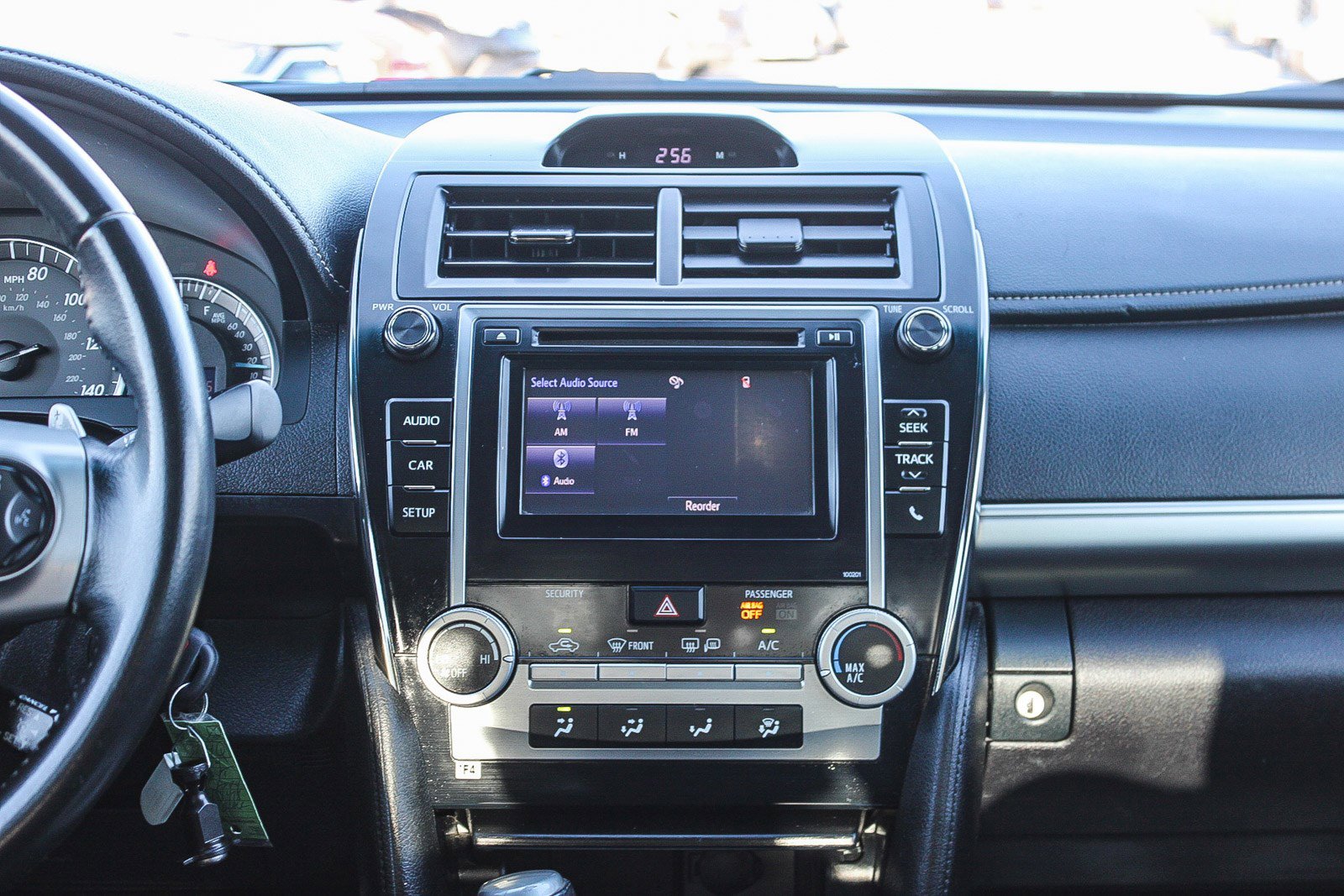 Used 2014 Toyota Camry SE image 14