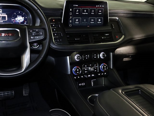 Used 2023 GMC Yukon XL SLT w/ SLT Premium Package image 17