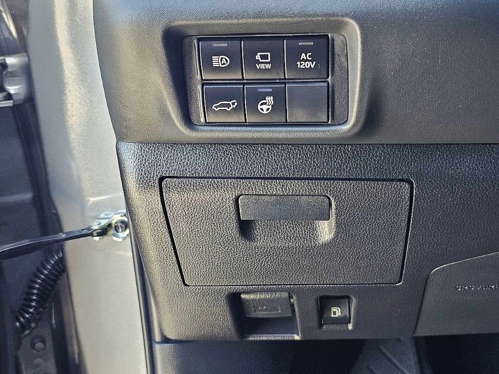 Used 2025 Toyota Highlander Limited image 29
