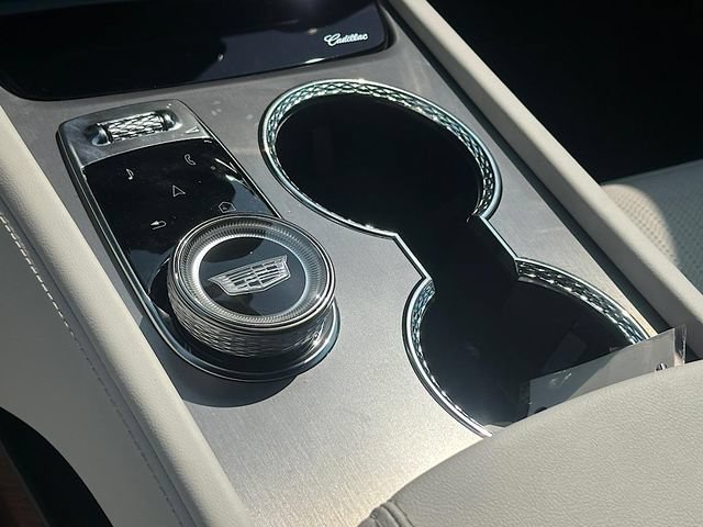 New 2026 Cadillac Vistiq Luxury w/ LPO, Floor Liner Package AWD/4WD image 19
