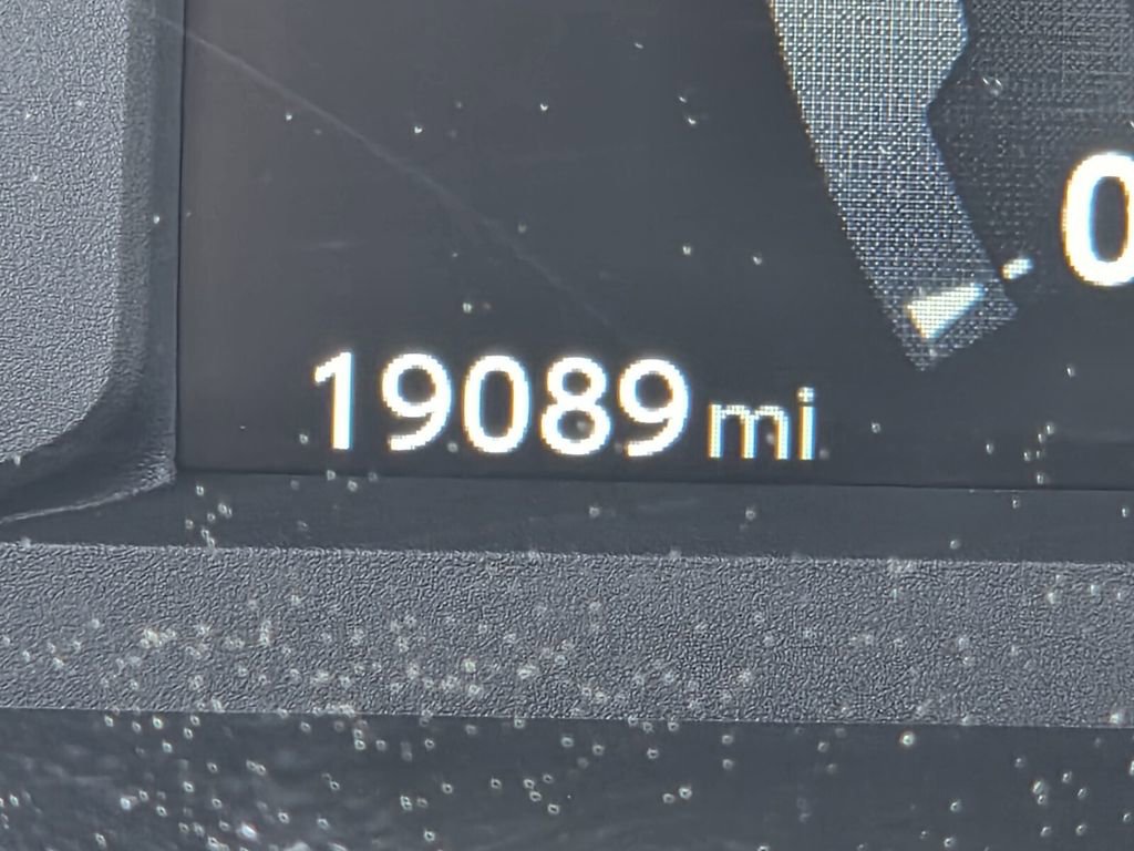 Used 2025 Toyota Tacoma SR5 image 22