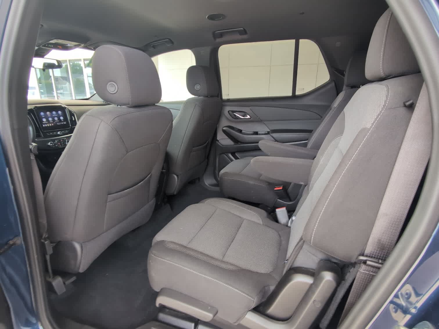 Used 2023 Chevrolet Traverse LT FWD image 19