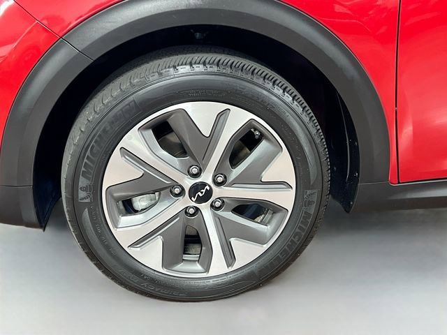 Used 2022 Kia Niro EX image 32