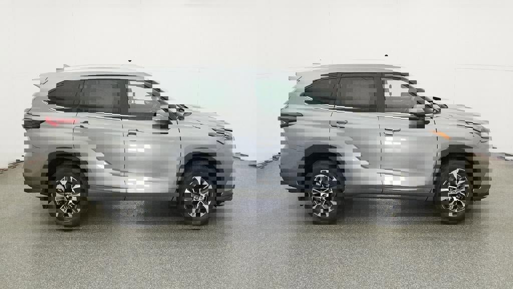 New 2026 Toyota Highlander XLE image 11