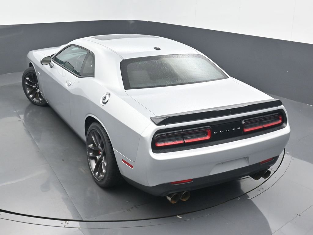 Used 2023 Dodge Challenger R/T w/ Performance Handling Group image 18
