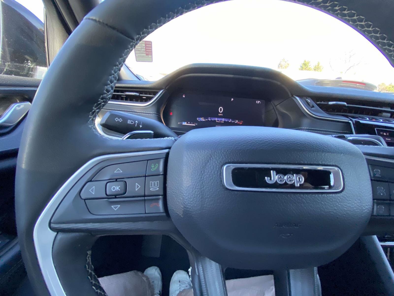 Certified 2024 Jeep Grand Cherokee Altitude image 11