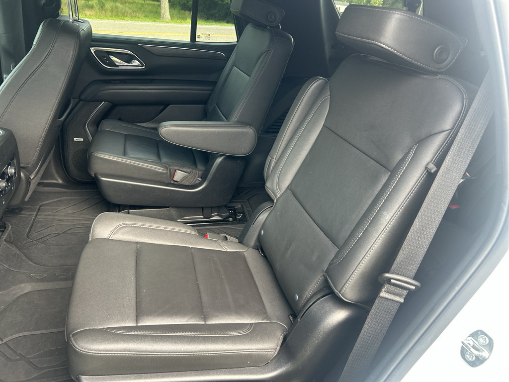 Used 2022 Chevrolet Tahoe Z71 w/ Luxury Package AWD/4WD image 17
