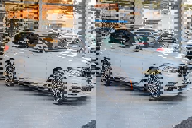 Used 2019 BMW 540i xDrive w/ M Sport Package image 4