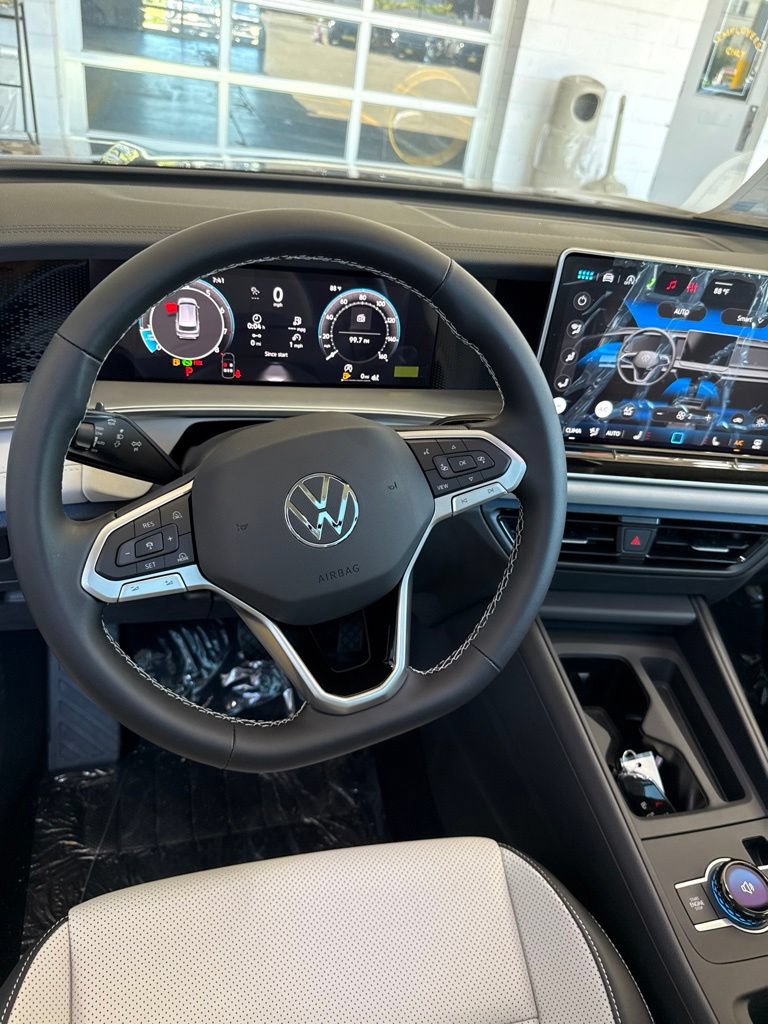 New 2026 Volkswagen Tiguan SE AWD/4WD image 24