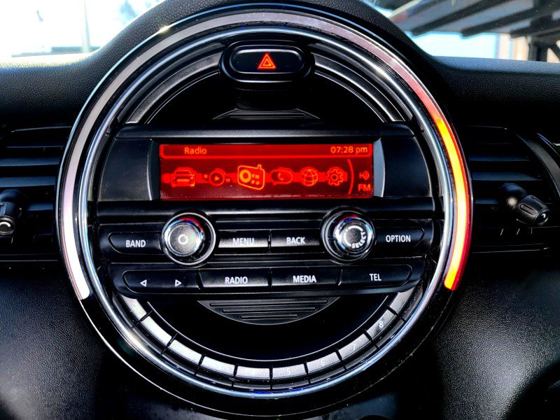 Used 2014 MINI Cooper 2-Door Hardtop image 16