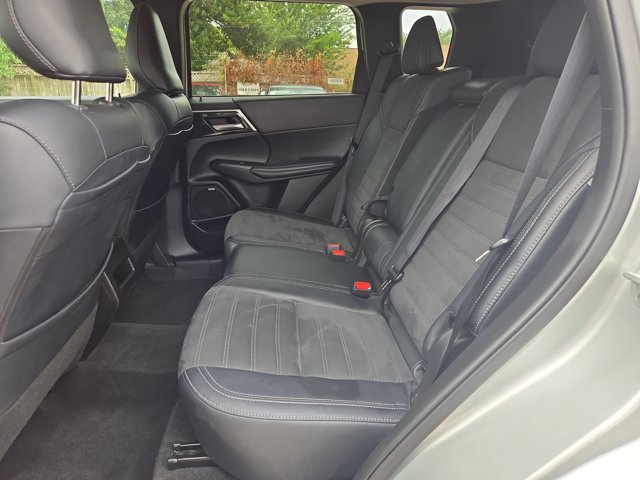 Used 2025 Mitsubishi Outlander SE AWD/4WD image 26