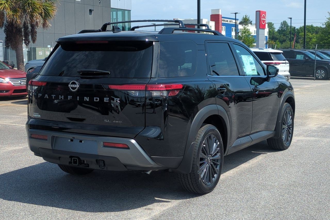 New 2026 Nissan Pathfinder SL w/ SL Premium Package AWD/4WD image 4