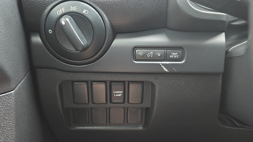 Used 2017 Nissan Titan S AWD/4WD image 24