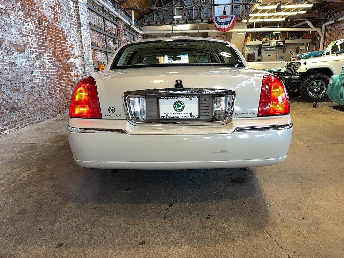 Used 2007 Lincoln Town Car Signature RWD image 4