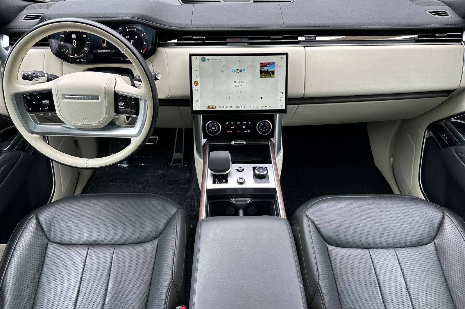 Used 2023 Land Rover Range Rover Long Wheelbase SE image 27