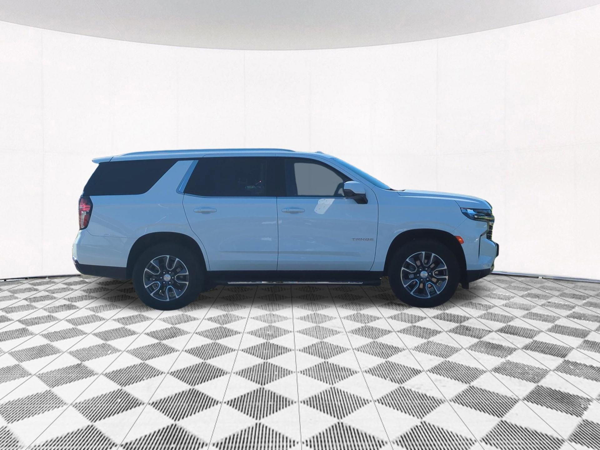 Used 2024 Chevrolet Tahoe LT w/ LT Signature Plus Package AWD/4WD image 6