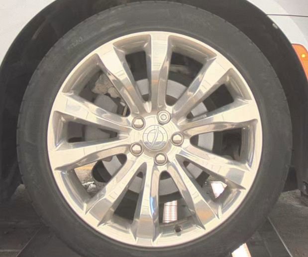 Used 2015 Chrysler 300 C w/ Light Group image 17