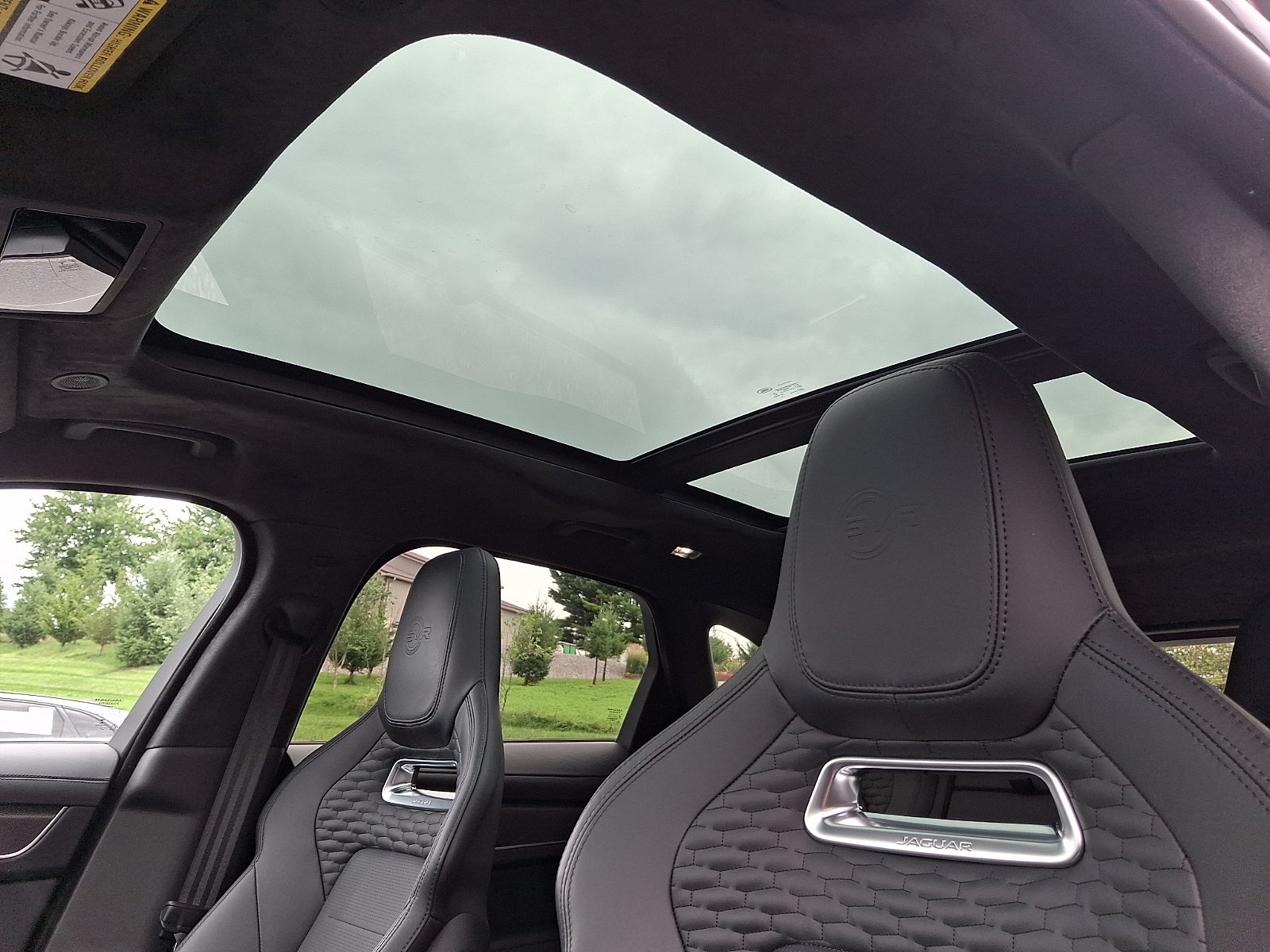 Used 2022 Jaguar F-PACE SVR AWD/4WD image 13