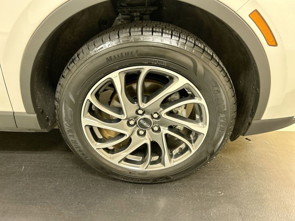 Used 2022 Lincoln Corsair Standard w/ Equipment Group 101A image 8