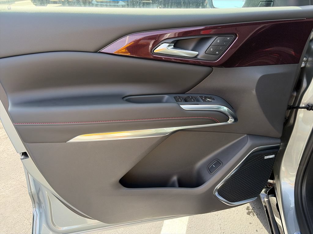 New 2027 Chevrolet Traverse RS w/ LPO, Floor Liner Package AWD/4WD image 19