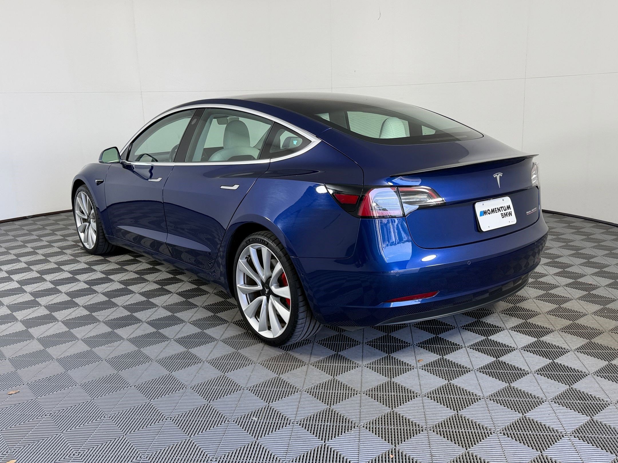 Used 2019 Tesla Model 3 Long Range AWD/4WD image 3