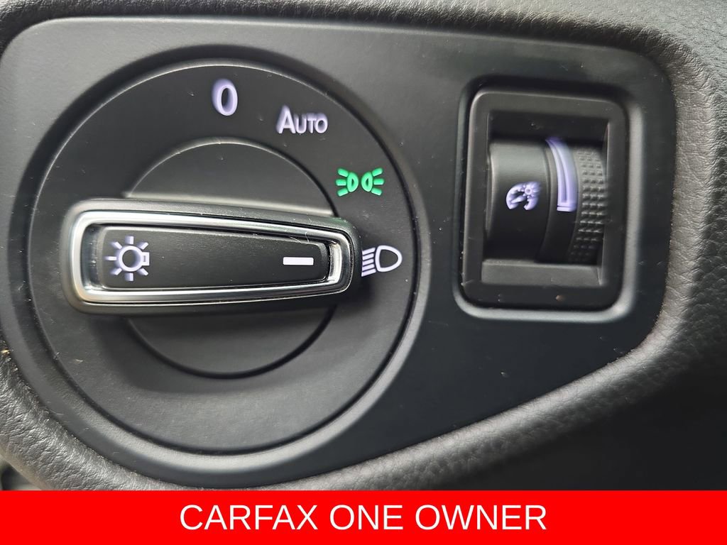 Used 2017 Volkswagen Golf Wolfsburg Edition image 26